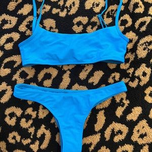 Frankie’s Bikinis Set